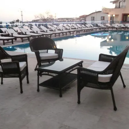 Sancar Kardia מלון 2*