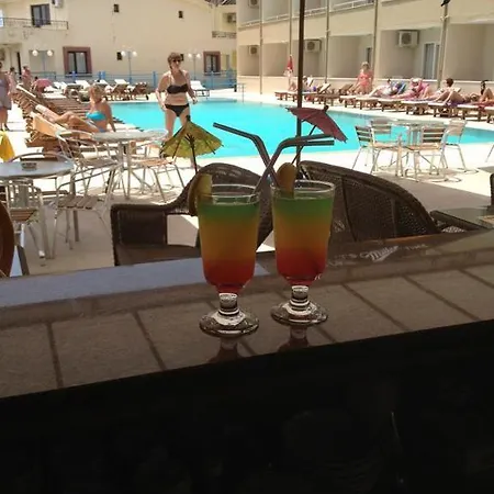 Sancar Kardia מלון 2*